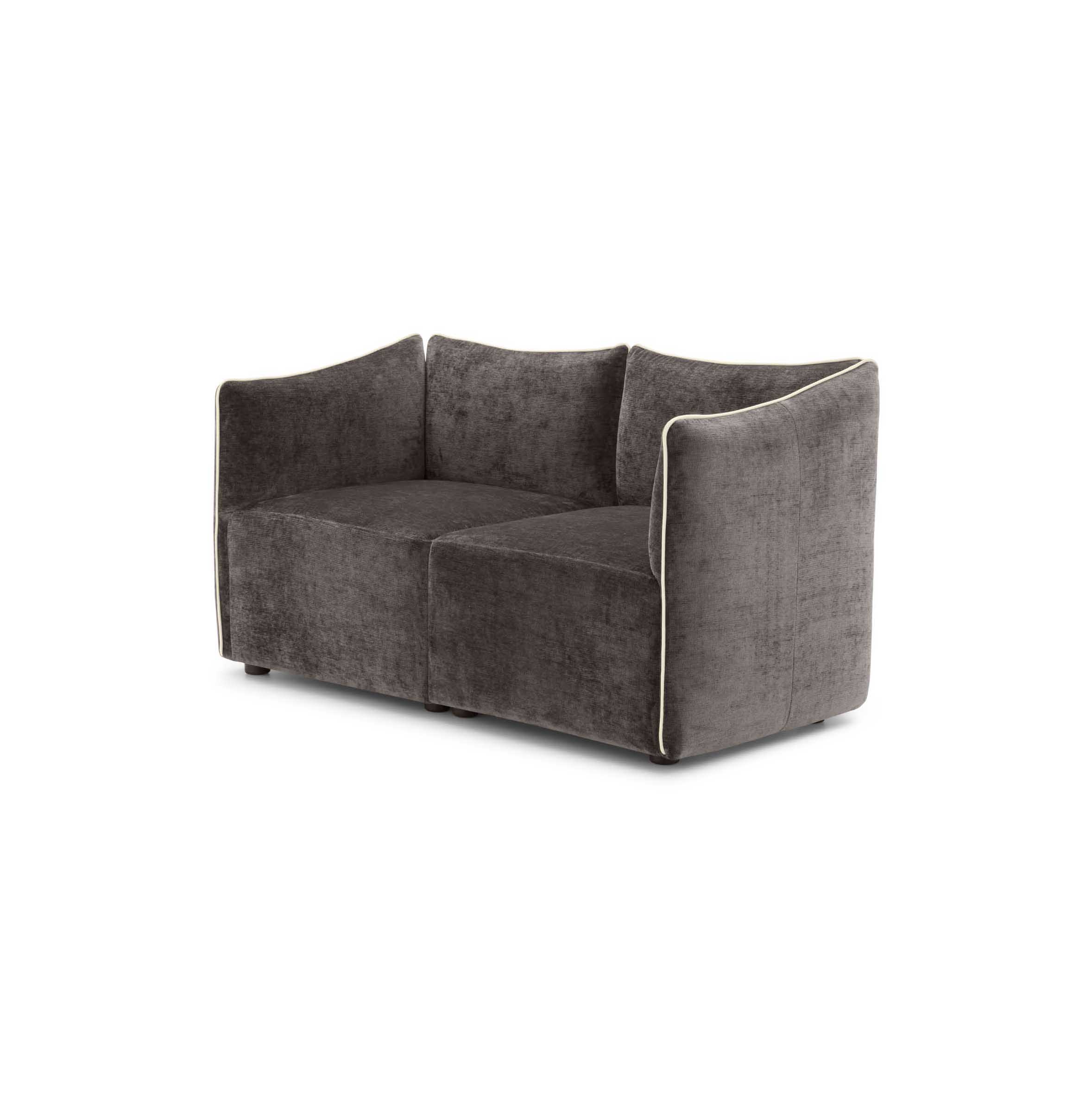 Divanetto Kubik LeComfort a due posti Divanetto Kubik LeComfort a due posti